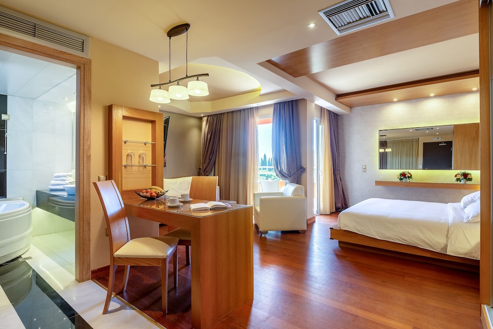 Oasis Hotel Apartments 10