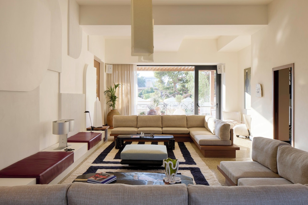 Ace Hotel & Swim Club Athens 8