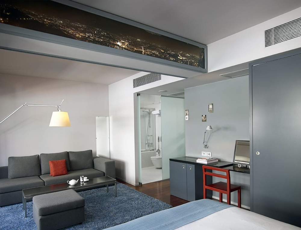 Periscope Hotel 13
