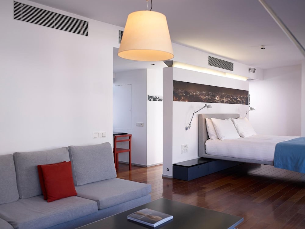 Periscope Hotel 17