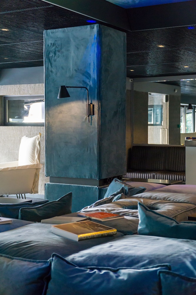 Periscope Hotel 6
