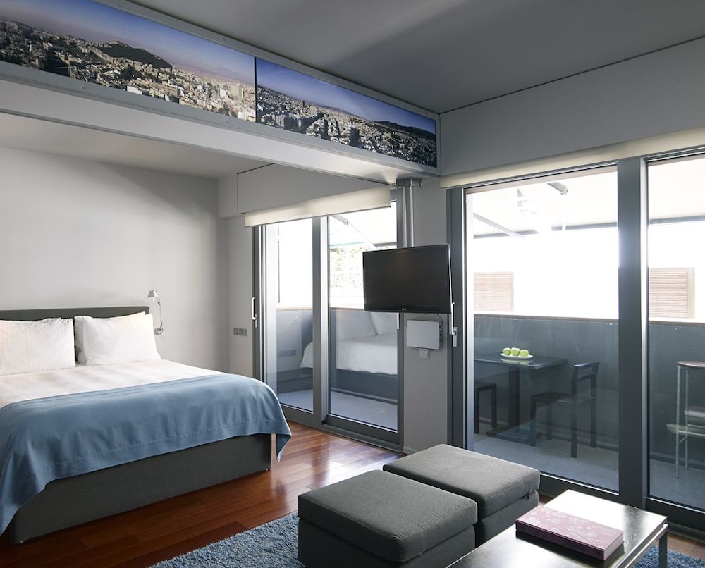 Periscope Hotel 11