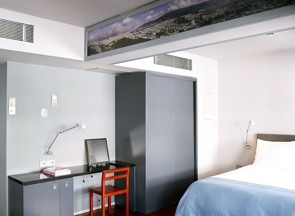 Periscope Hotel 10