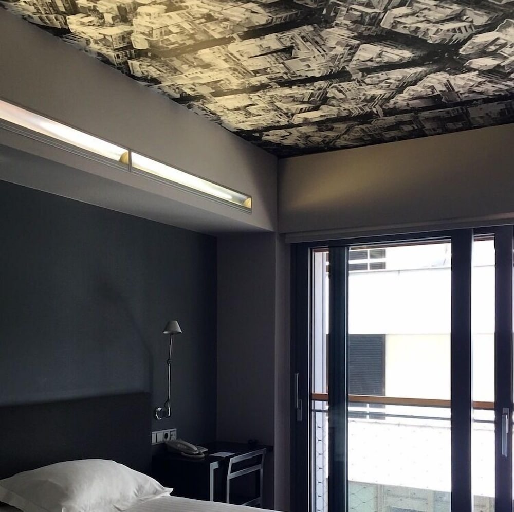 Periscope Hotel 23