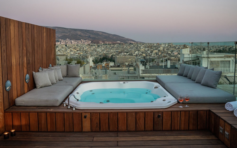 Periscope Hotel 19