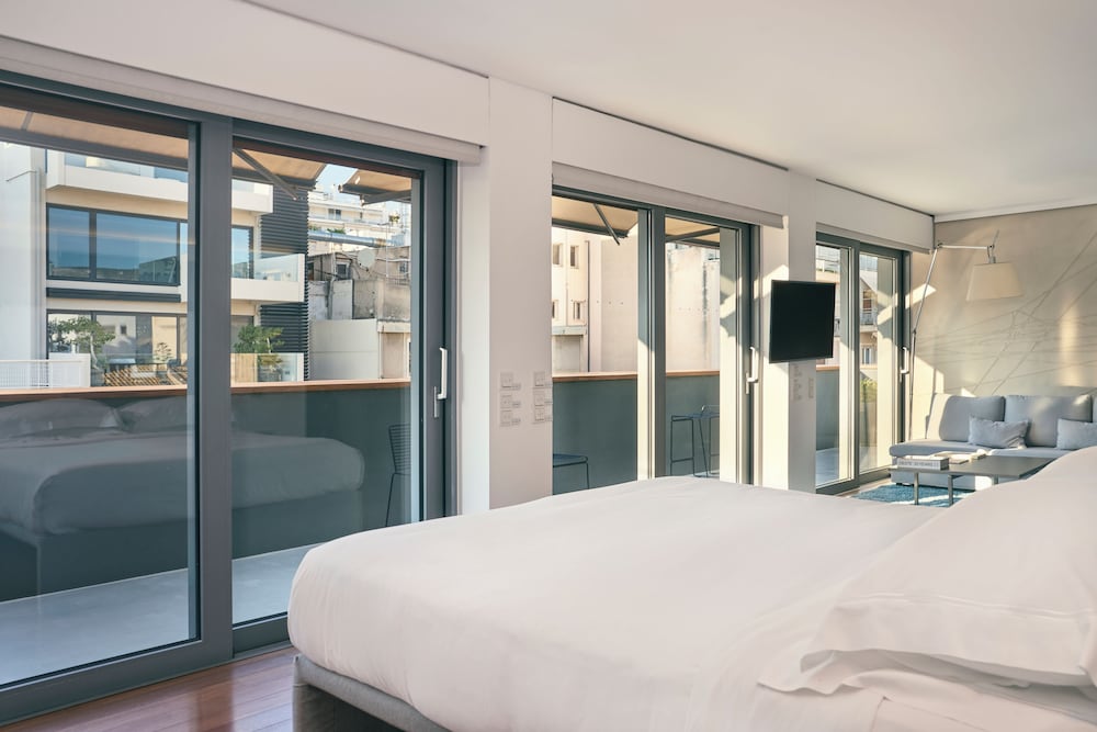 Periscope Hotel 22