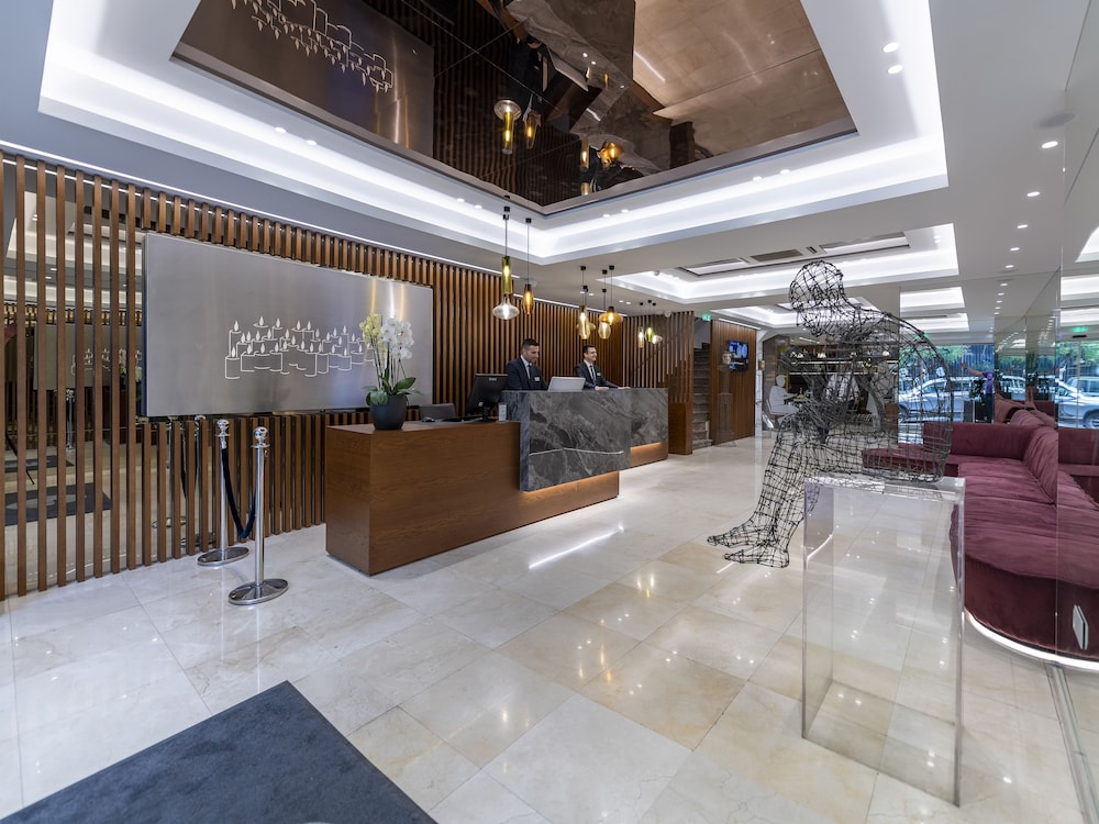 Polis Grand 4