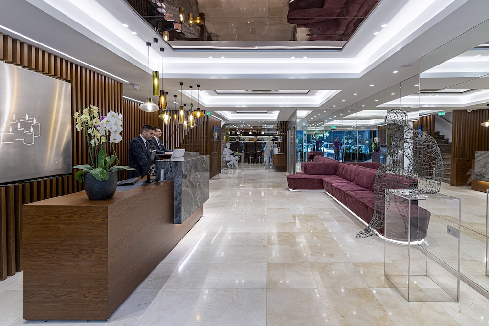 Polis Grand 3