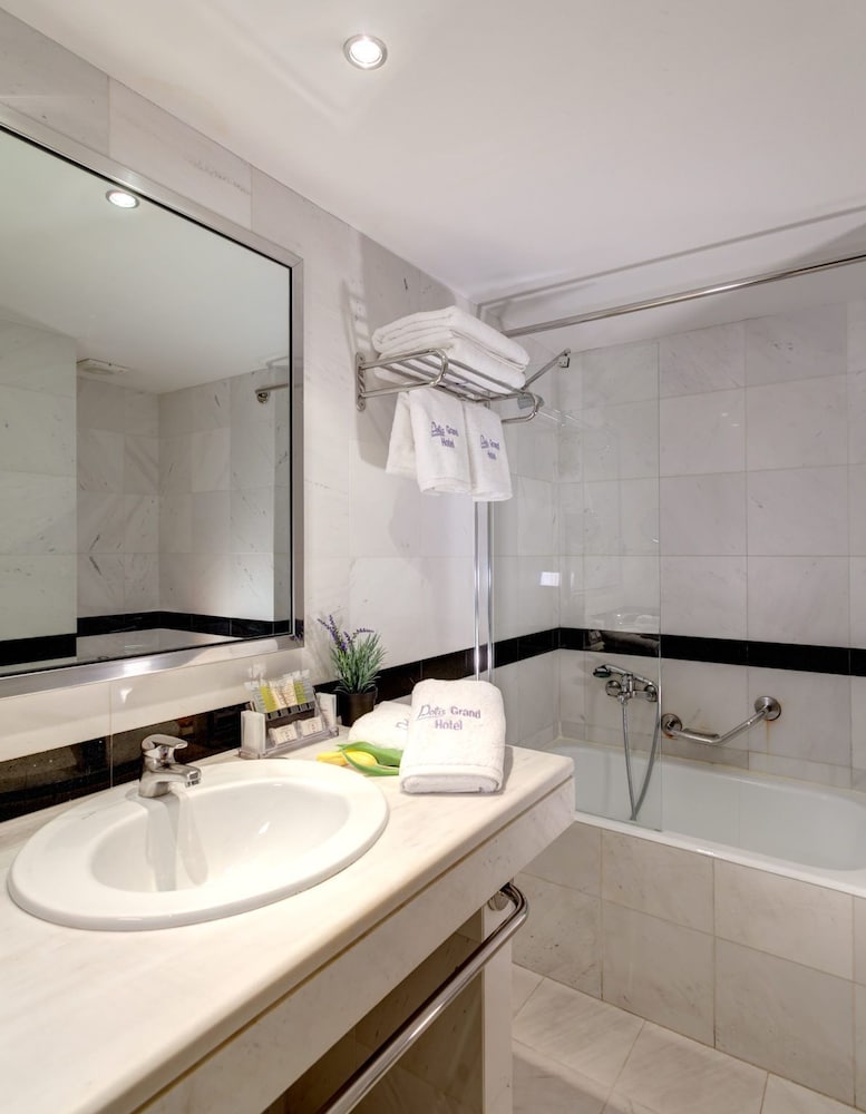 Polis Grand 9
