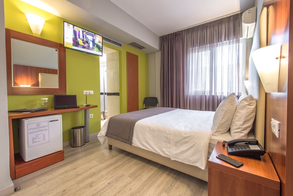 Polis Grand 6