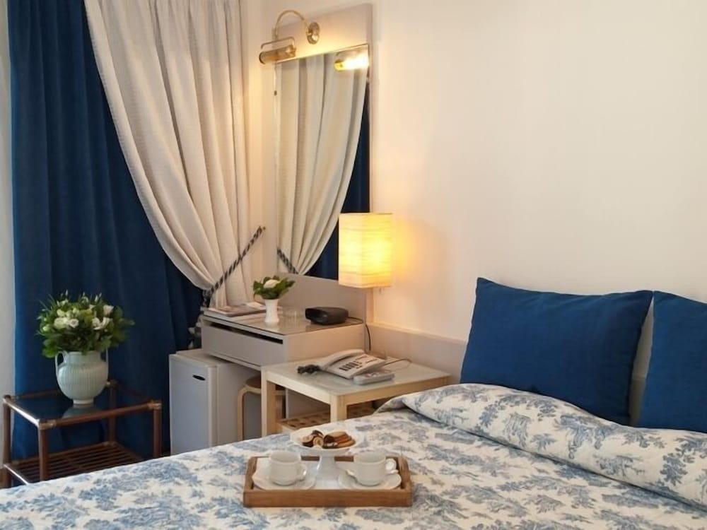 The Park Hotel Piraeus 10