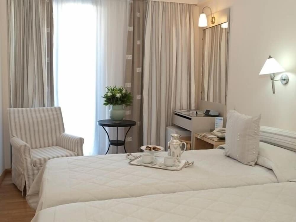 The Park Hotel Piraeus 16