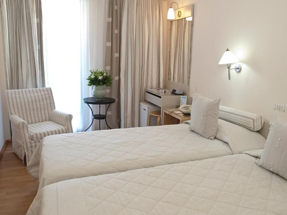 The Park Hotel Piraeus 17