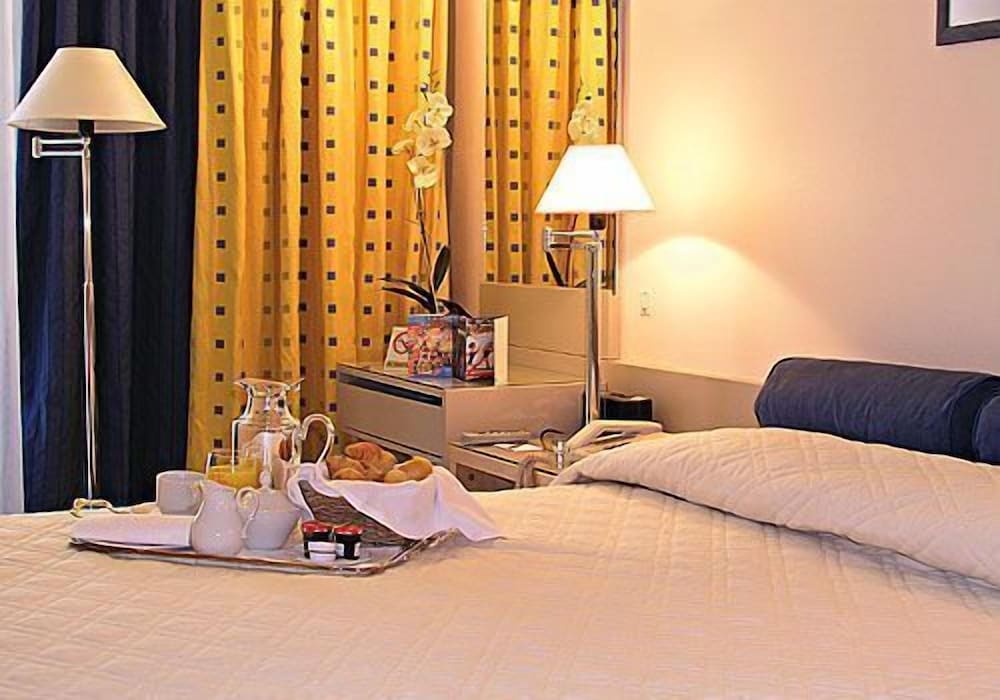 The Park Hotel Piraeus 3