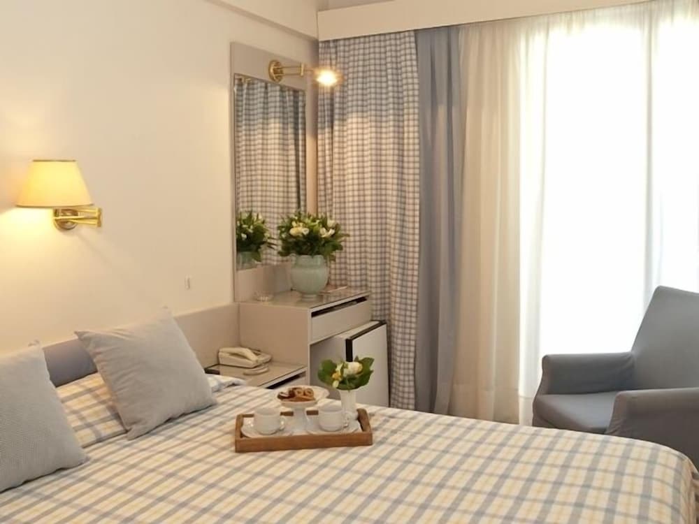 The Park Hotel Piraeus 15