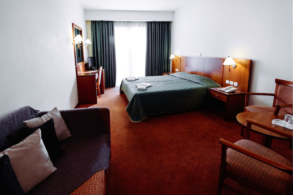 The Athens Mirabello 15