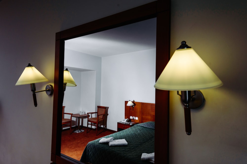 The Athens Mirabello 9