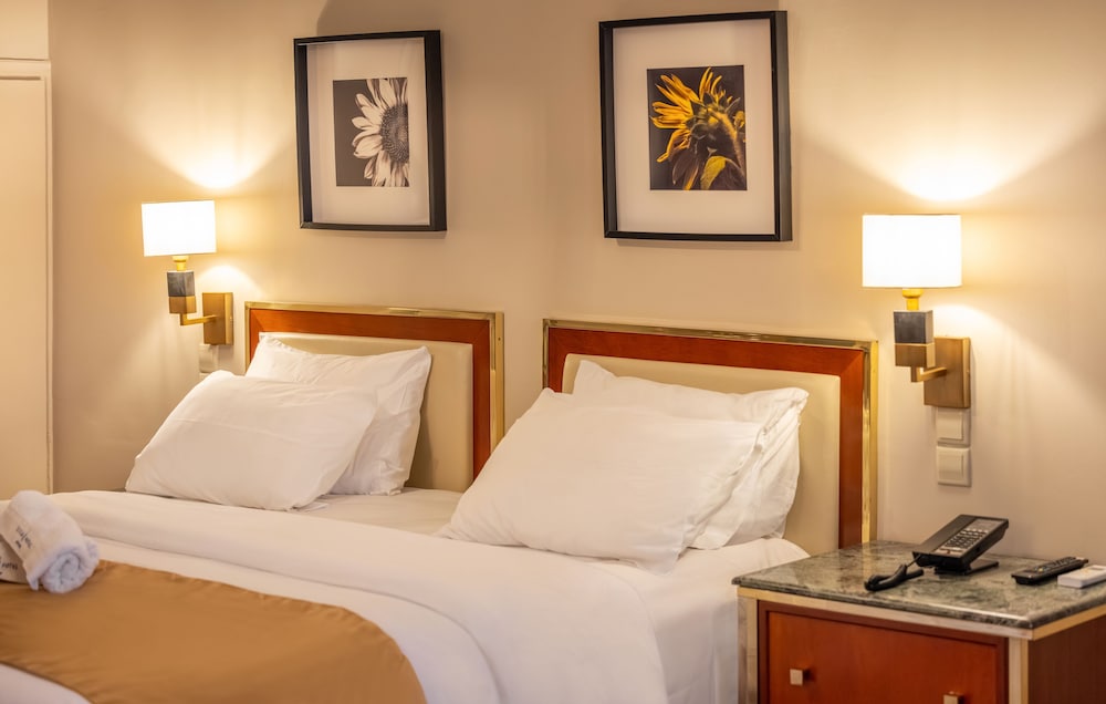 Ilisia Hotel 19