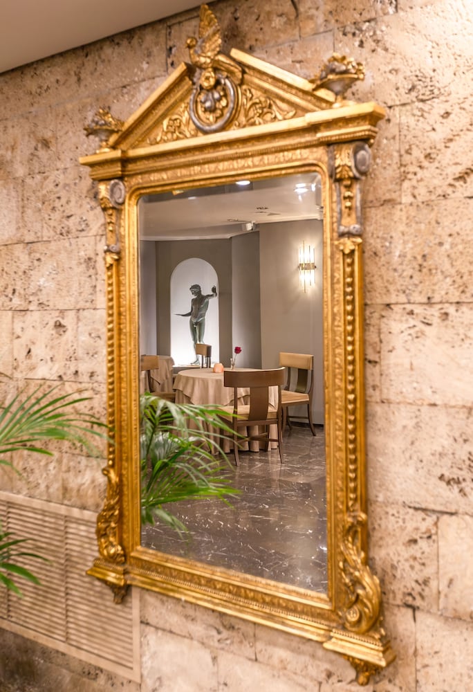 Ilisia Hotel 6