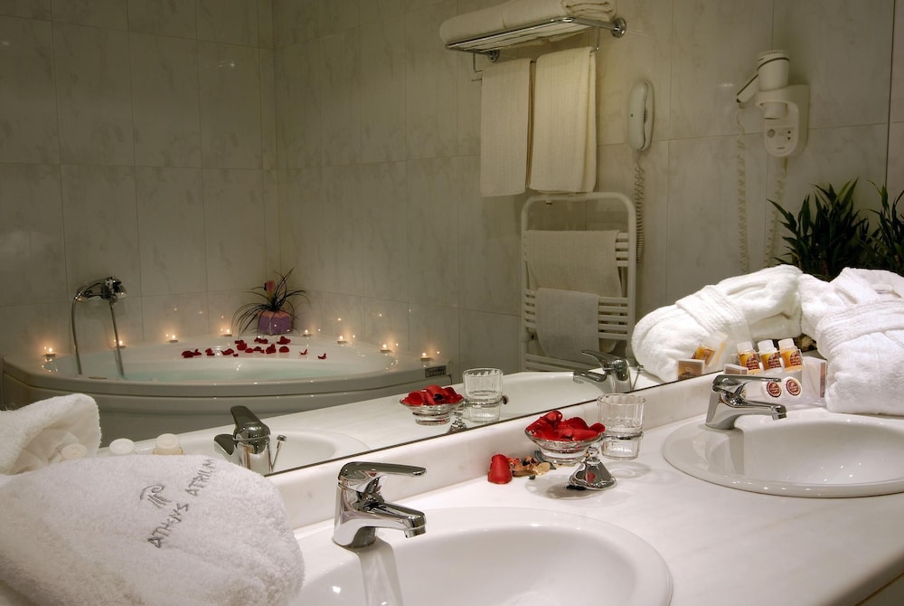 Athens Atrium Hotel & Suites 24