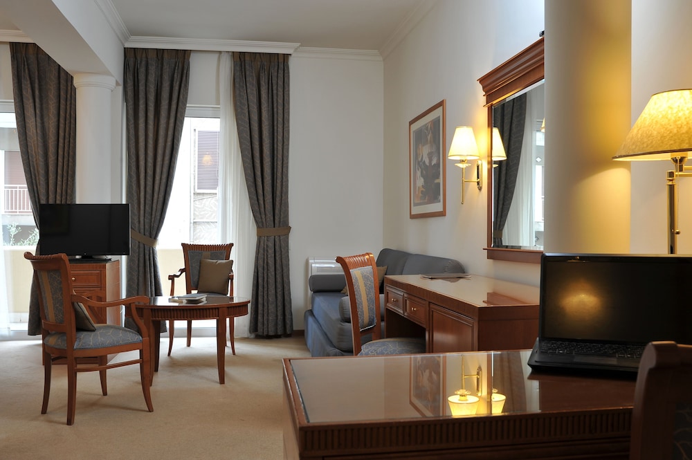 Athens Atrium Hotel & Suites 12