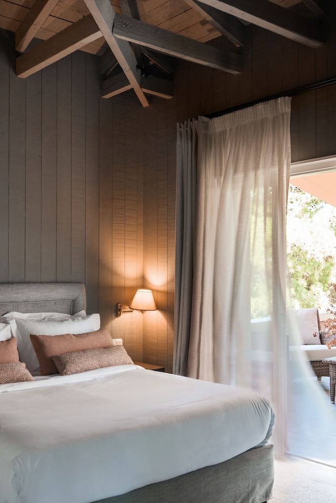 The Kefalari Suites 4