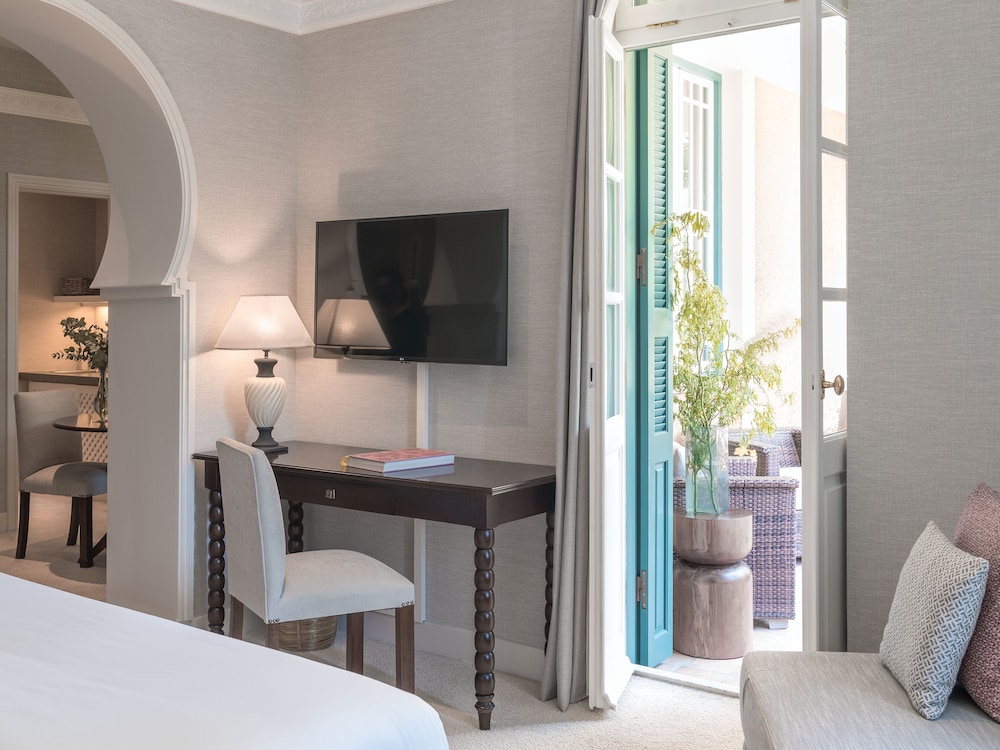 The Kefalari Suites 12