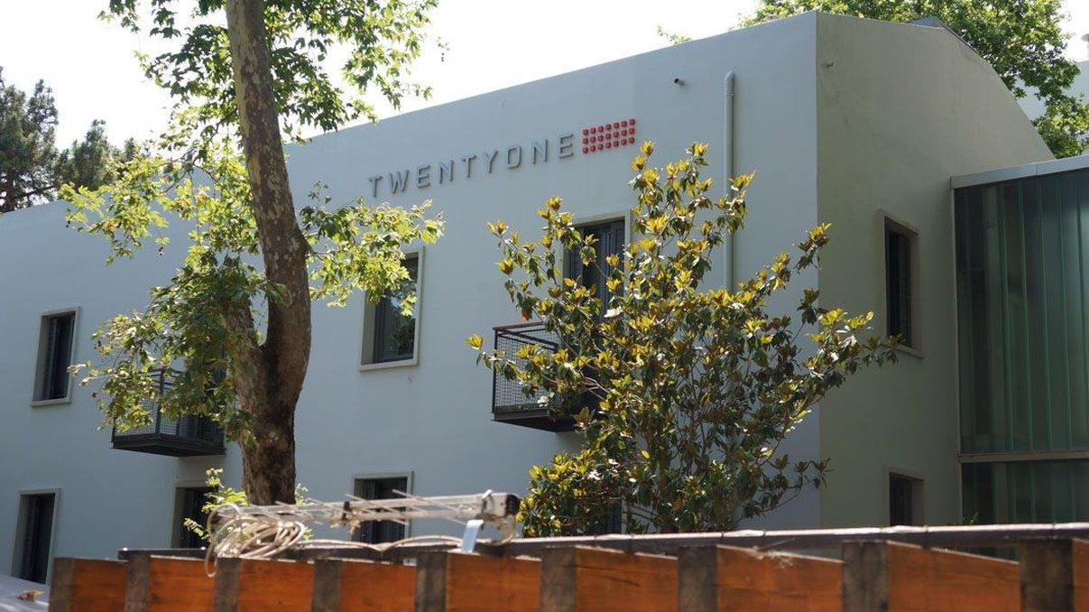Twentyone Hotel 16