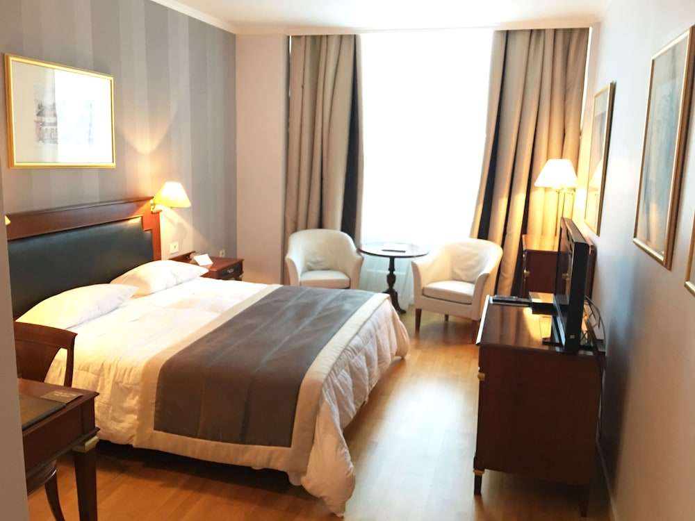 Theoxenia Palace Hotel 8
