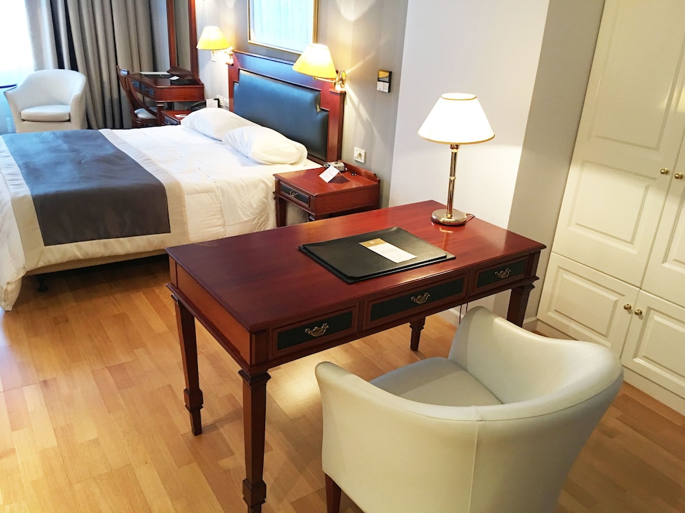 Theoxenia Palace Hotel 18