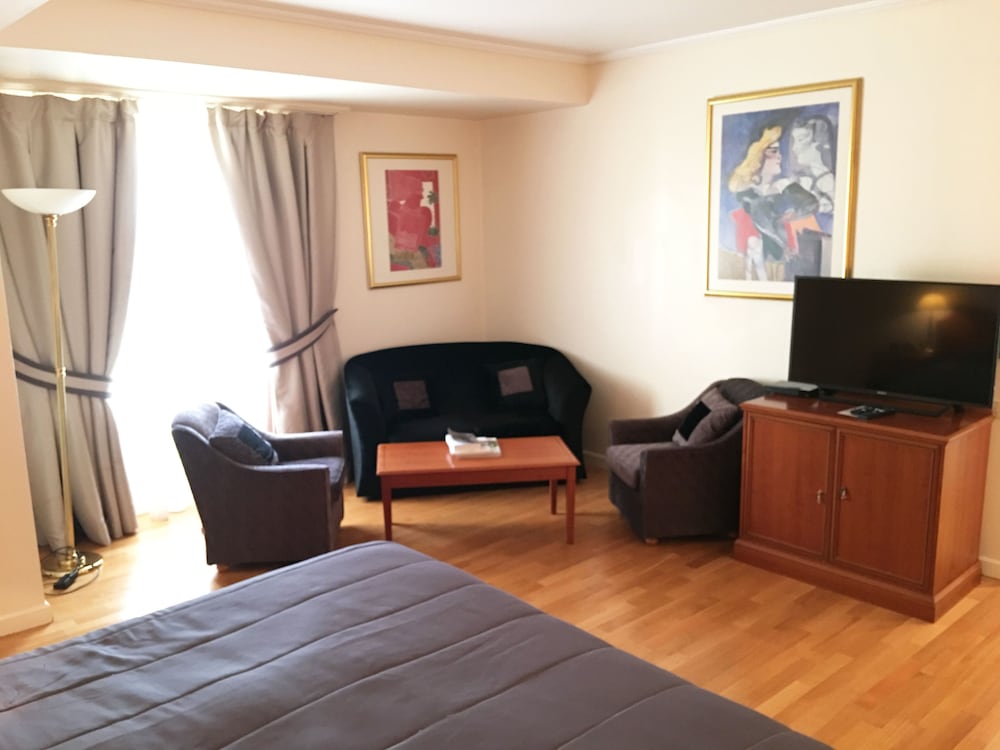 Theoxenia Palace Hotel 14