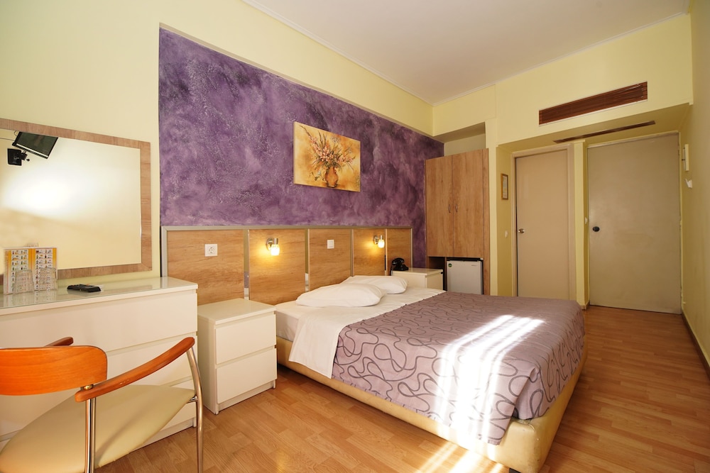 Socrates Hotel 13