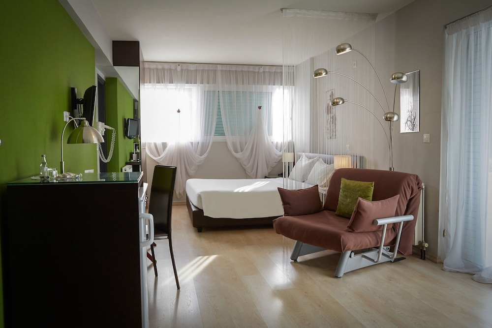 Athens Habitat 8