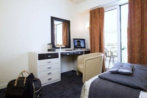 Piraeus City Hotel 8