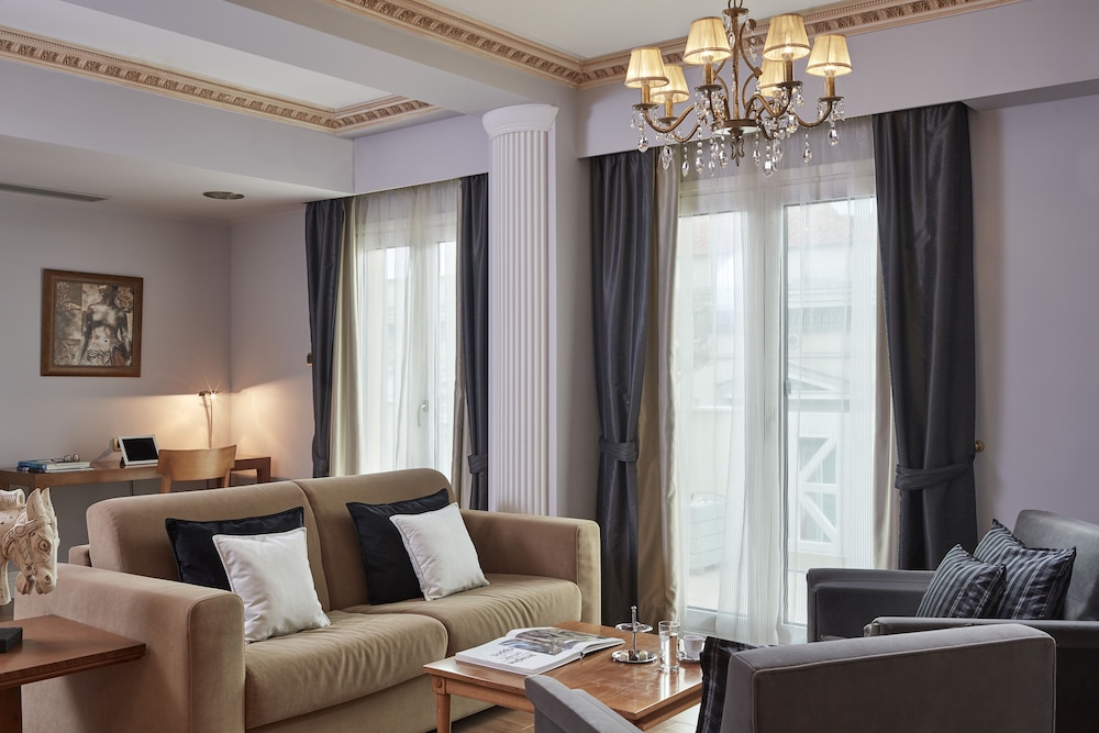 Ava Hotel & Suites 24