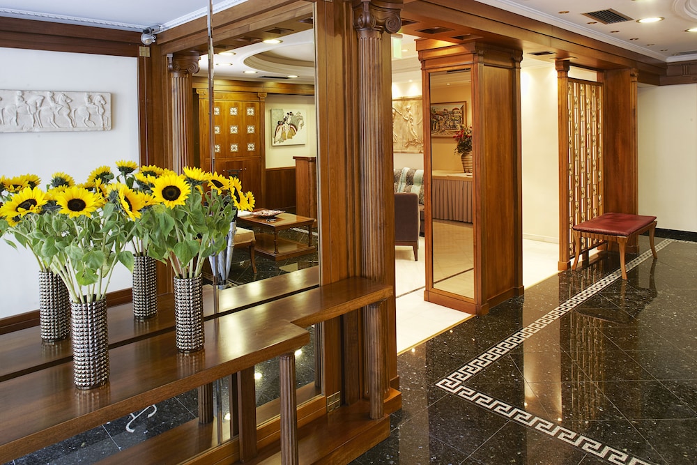 Ava Hotel & Suites 2