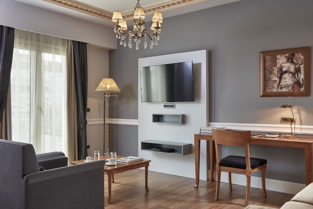 Ava Hotel & Suites 23