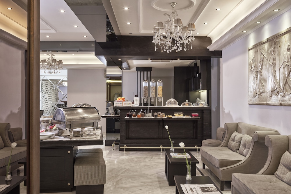 Ava Hotel & Suites 3