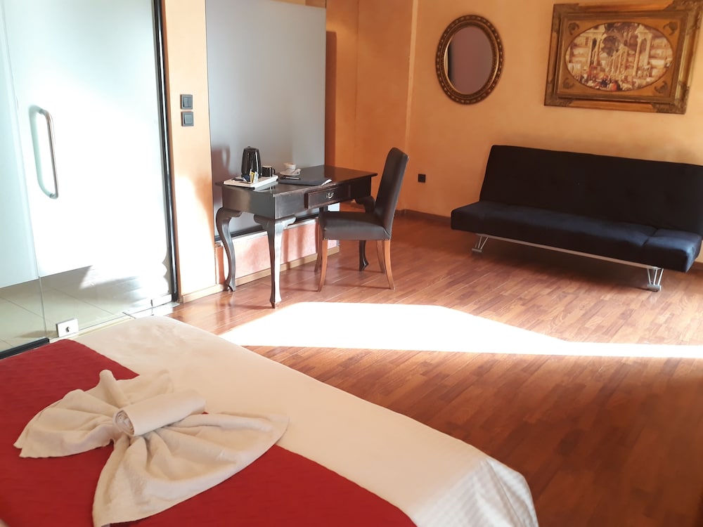 Anastazia Luxury Suites & Rooms 14