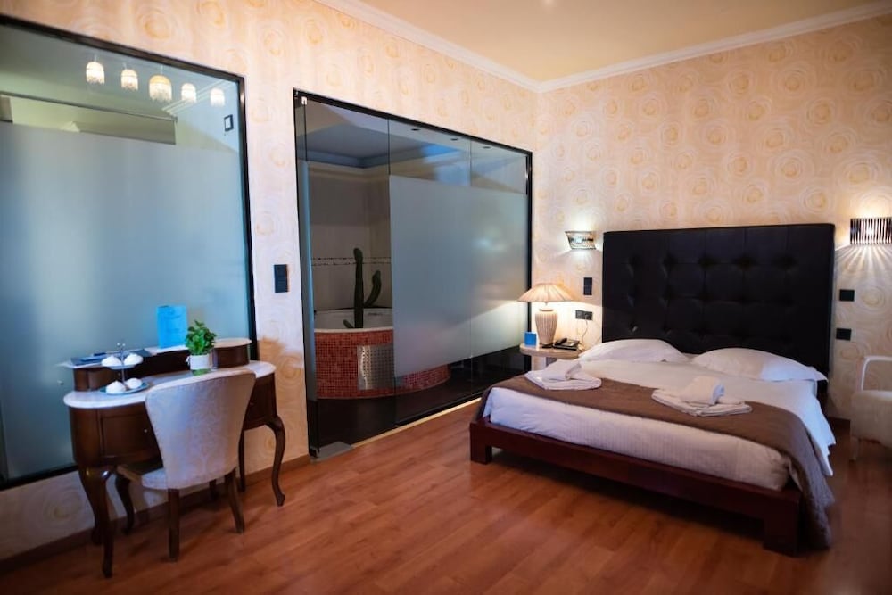 Anastazia Luxury Suites & Rooms 24