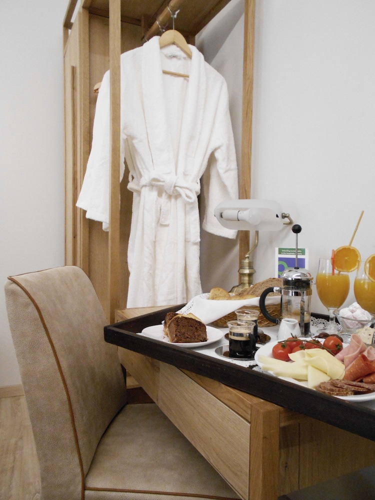 Anastazia Luxury Suites & Rooms 5