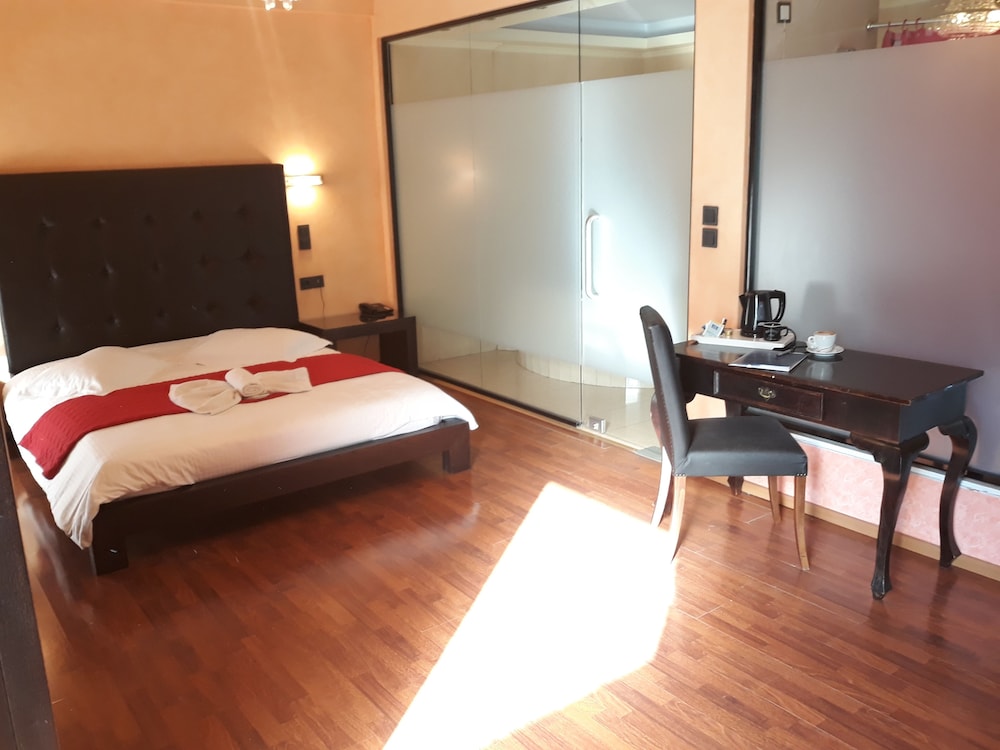 Anastazia Luxury Suites & Rooms 13