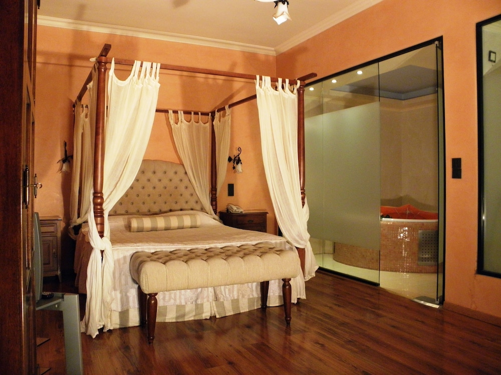 Anastazia Luxury Suites & Rooms 20