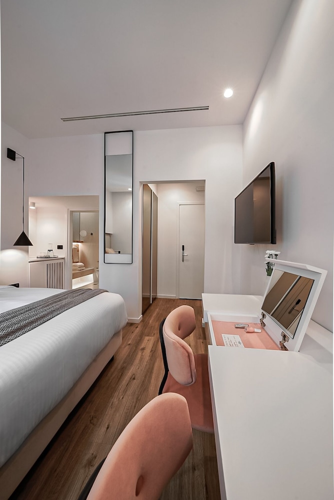 The Marblous Athens 21