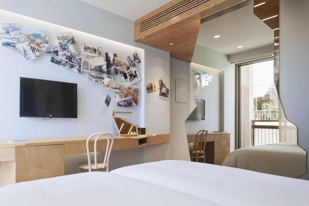 New Hotel 7