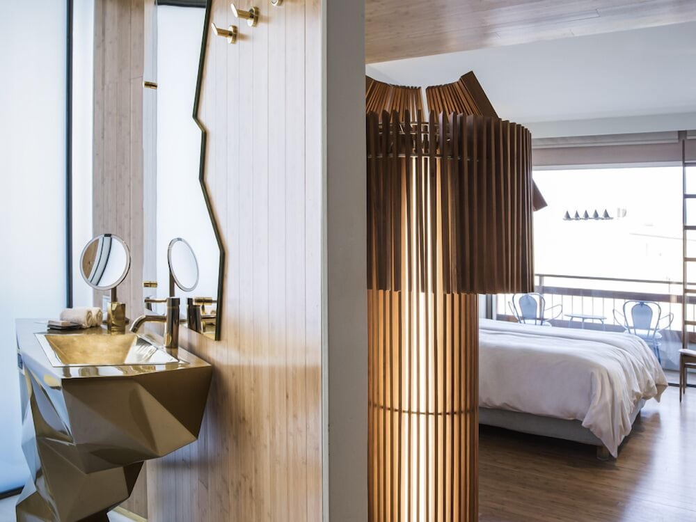 New Hotel 16
