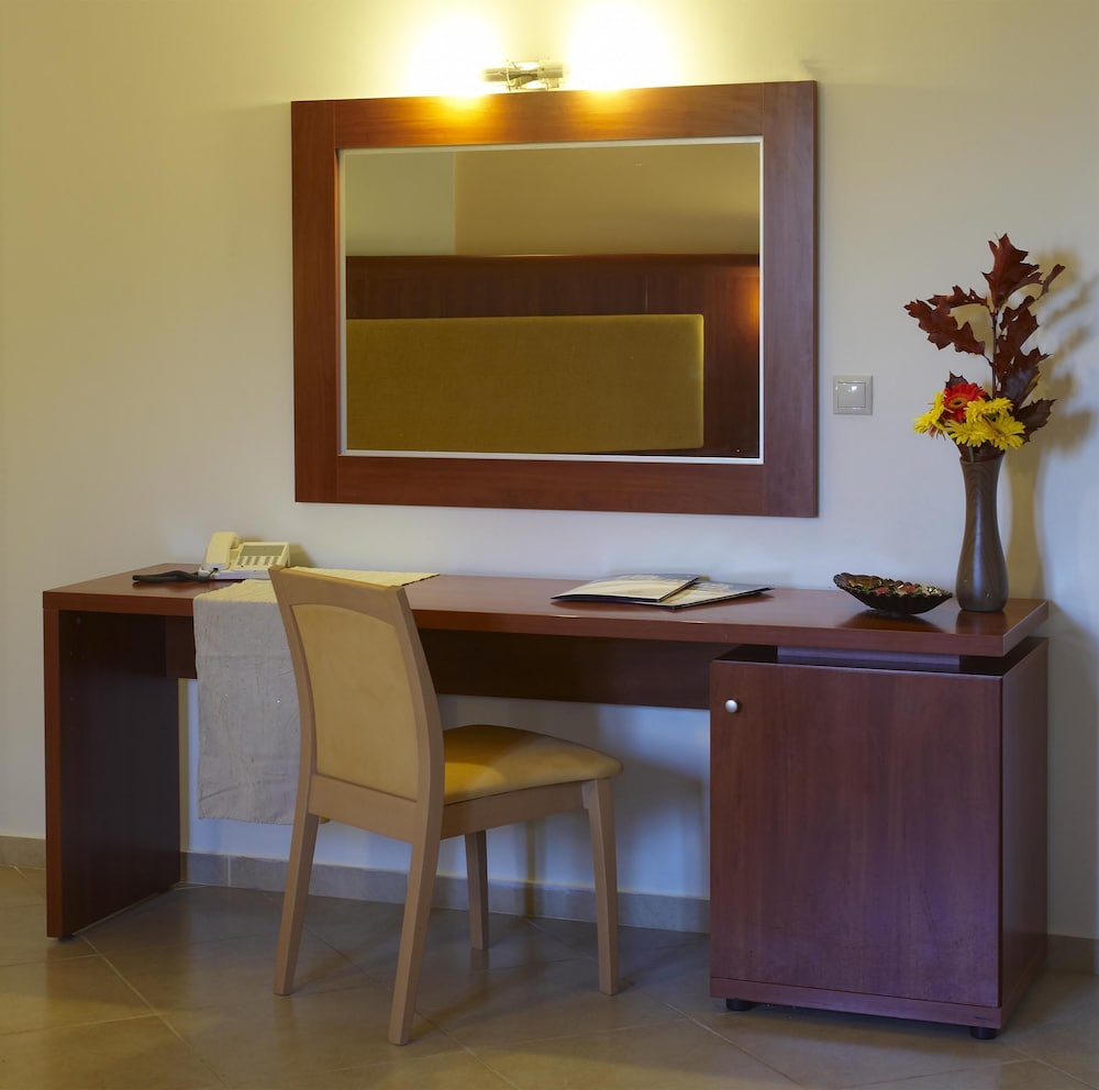 Parnis Palace Hotel 11