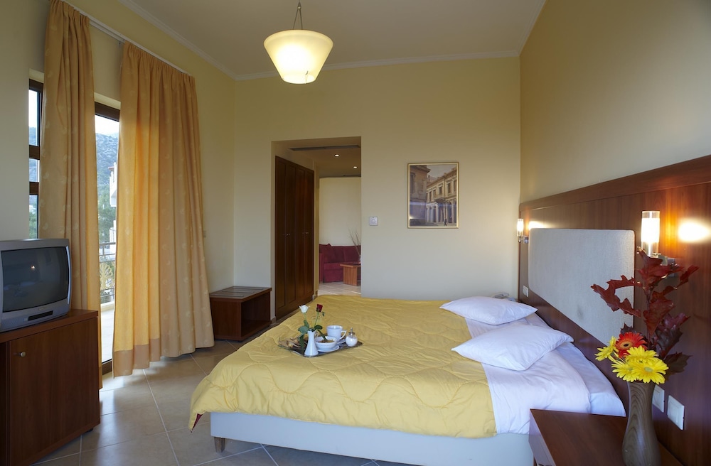 Parnis Palace Hotel 8