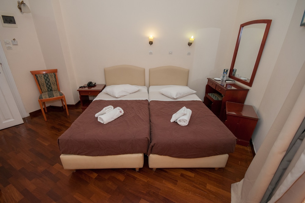 Cecil Hotel 23