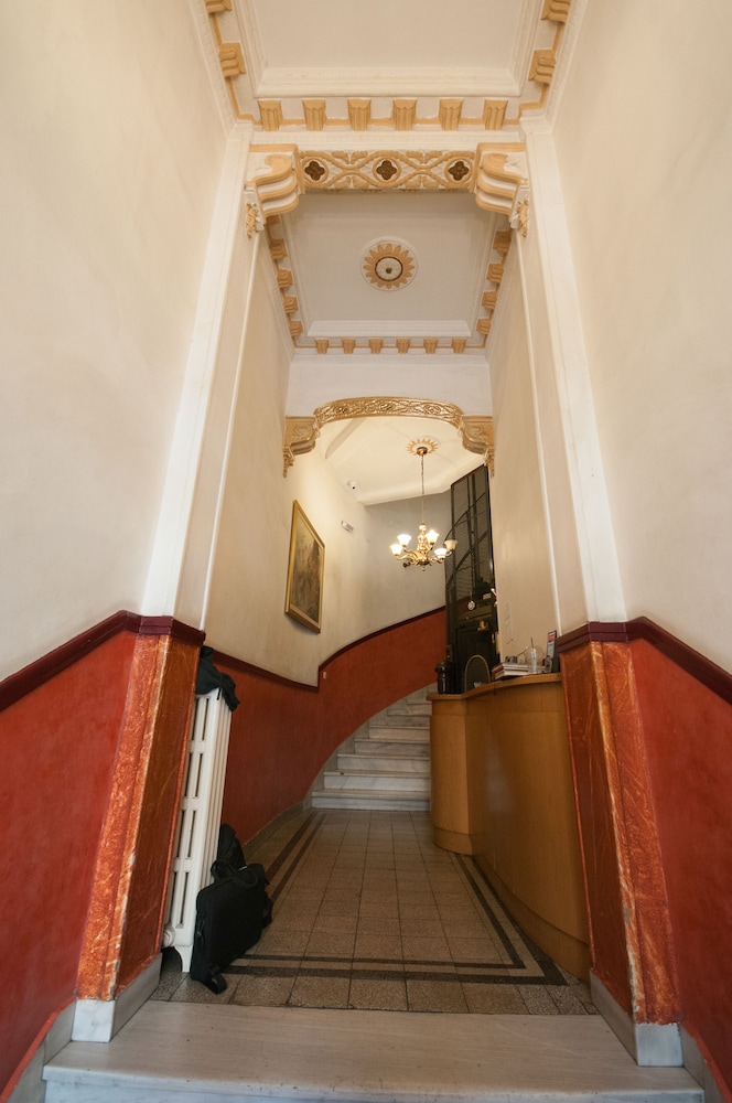 Cecil Hotel 4